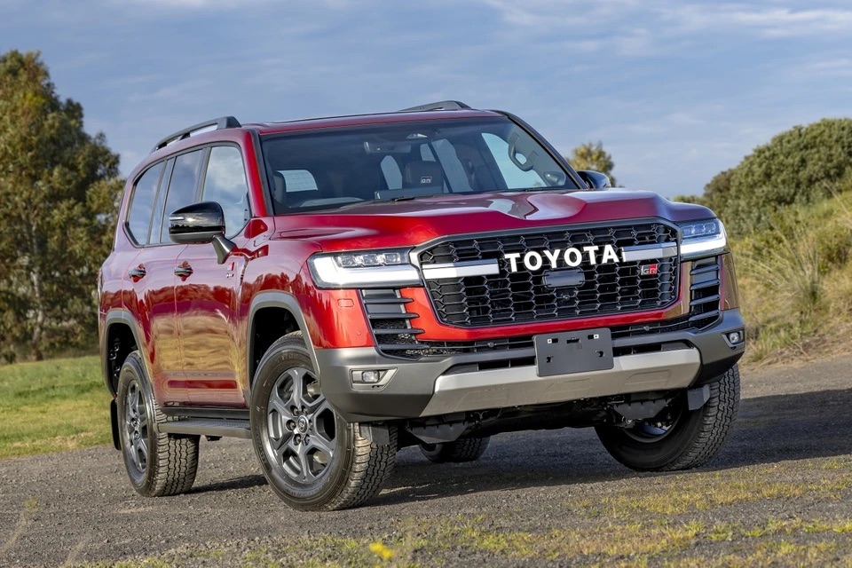 Toyota_Land_Cruiser_Performance_Hybrid_1.jpeg