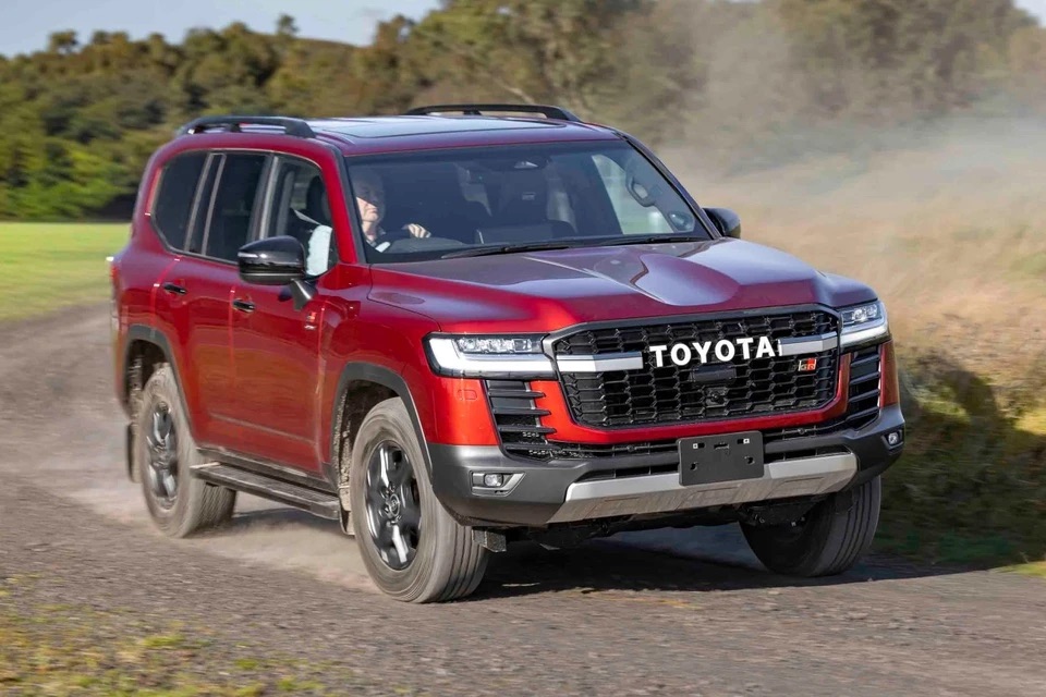 Toyota_Land_Cruiser_Performance_Hybrid_6.jpg