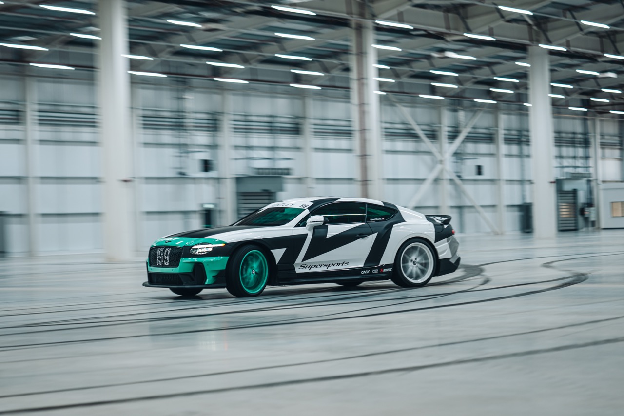 Travis Pastrana-Bentley Supersports-anh-5.jpeg