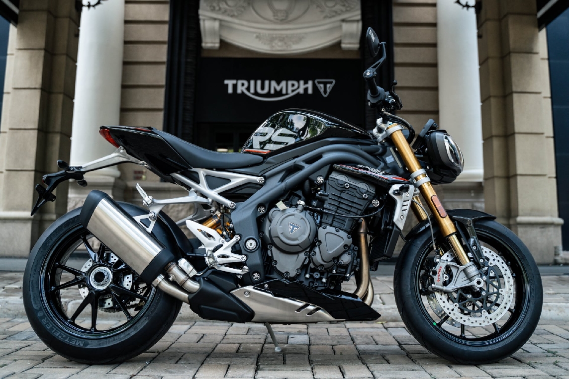 Triumph-Speed-Triple-1200-RS-2021-anh-8.jpg