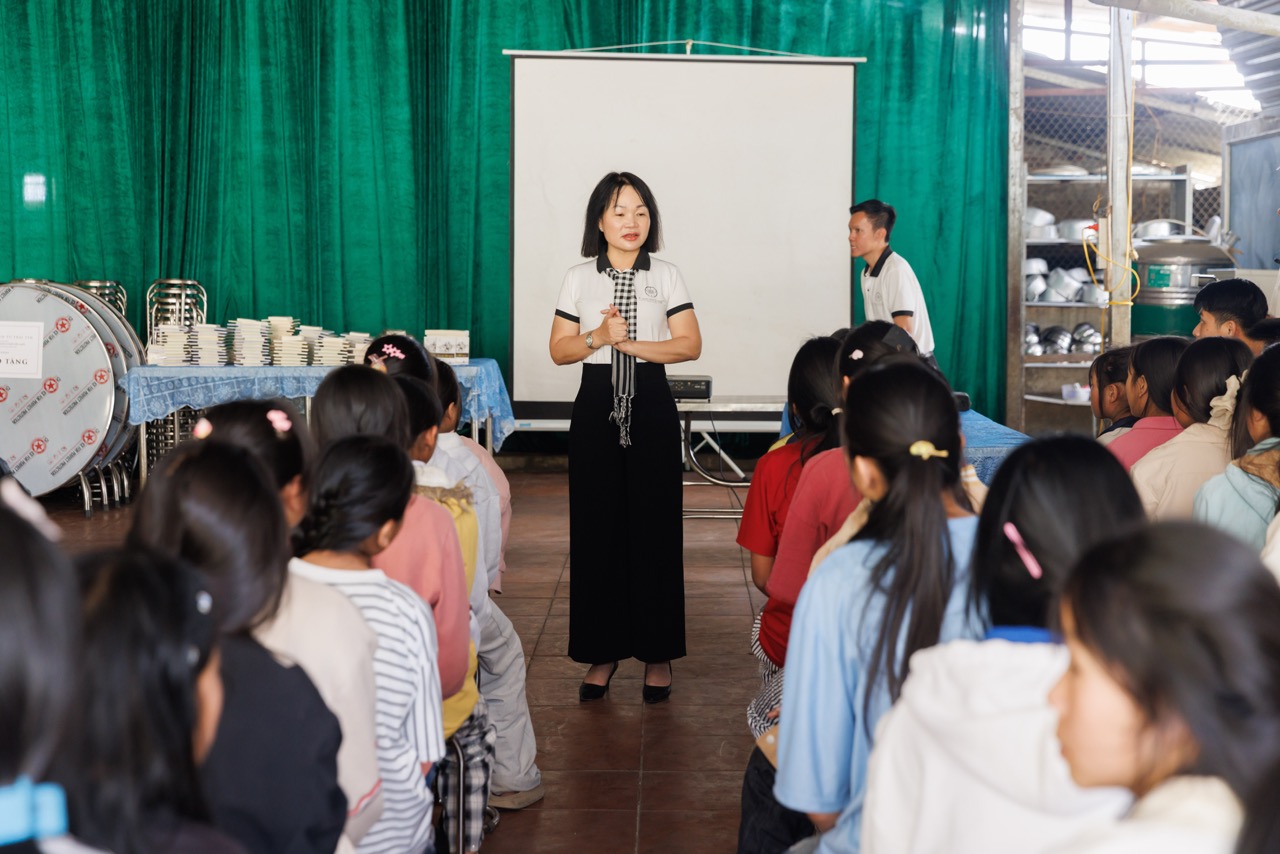 truong-Sì Lở Lầu-anh-2.jpeg