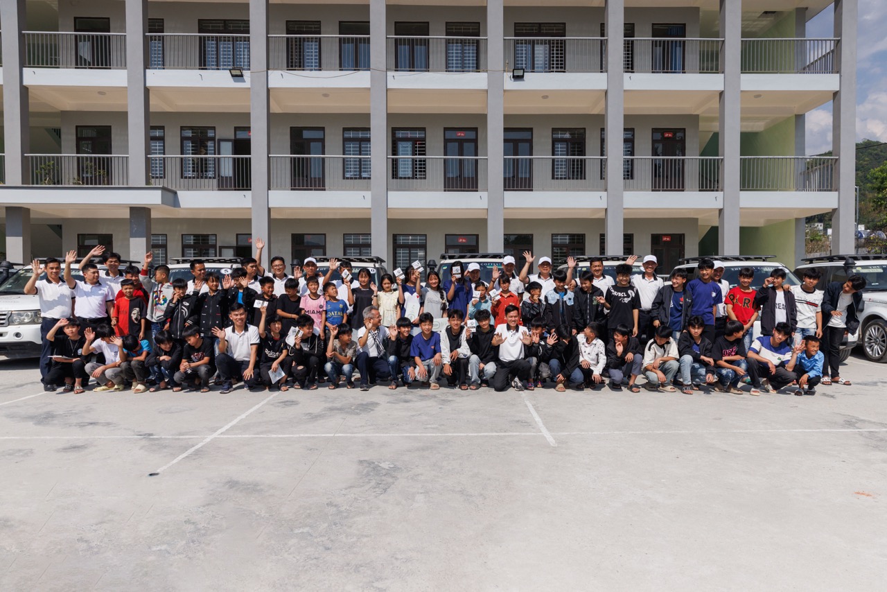 truong-Sì Lở Lầu-anh-5.jpeg