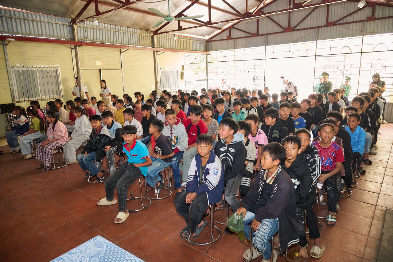 truong-Sì Lở Lầu-anh-7.jpeg