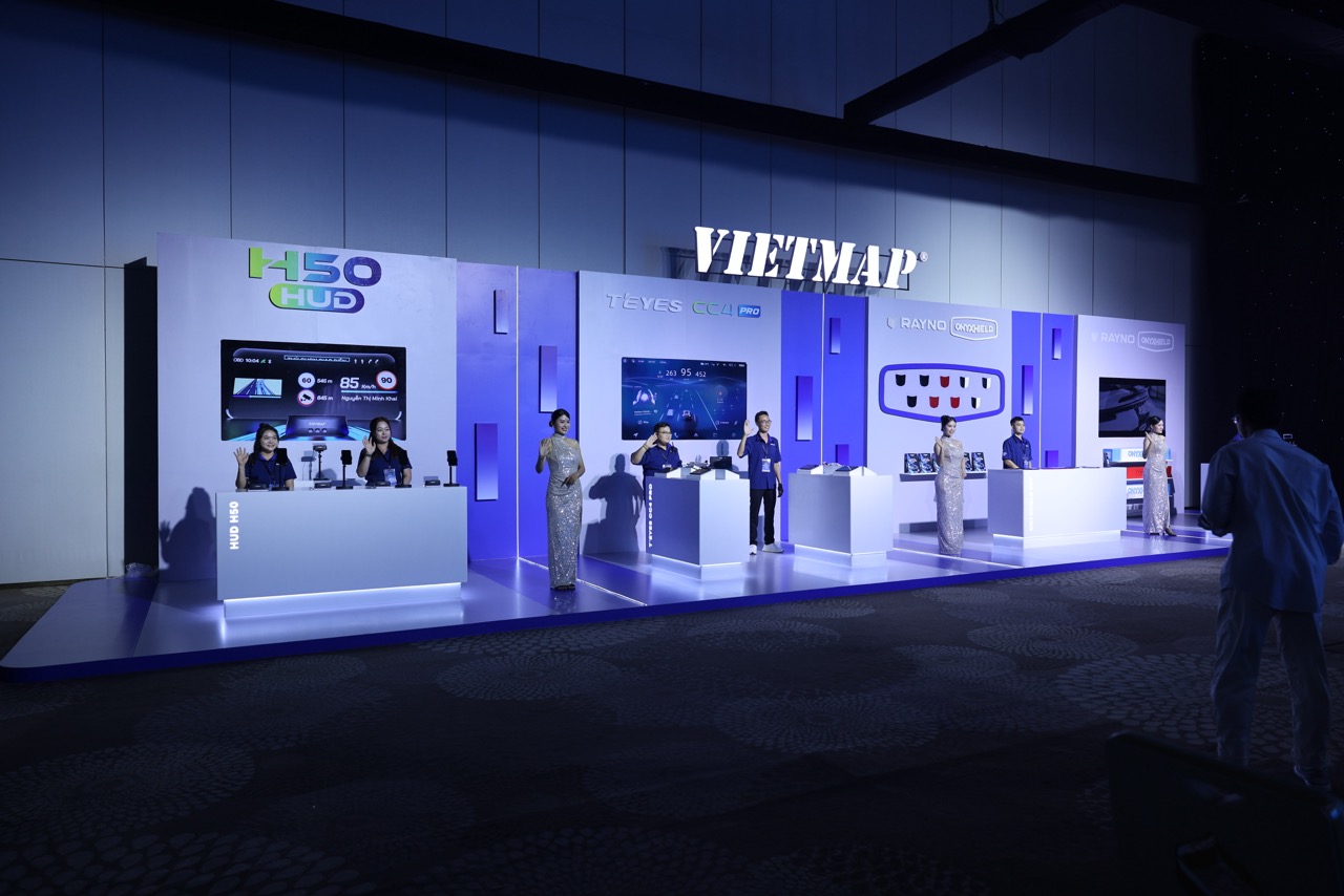 Unveil và ra mắt sản phẩm mới tại Vietmap REVO 25 Large.jpeg