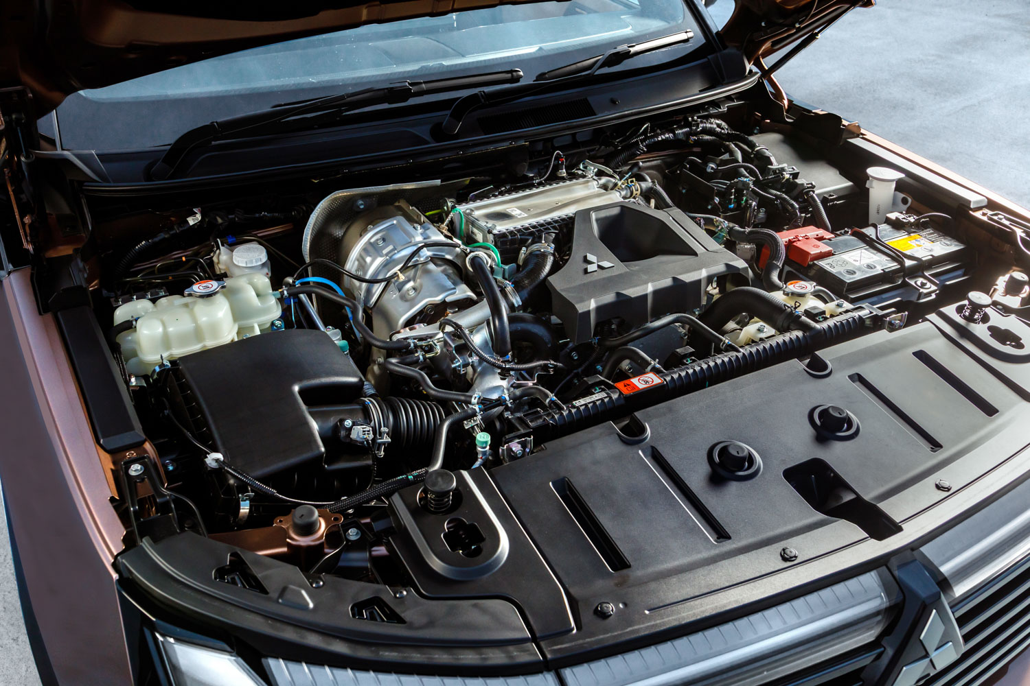 van-hanh-Mitsubishi-All-New Pajero-anh-_11.jpg