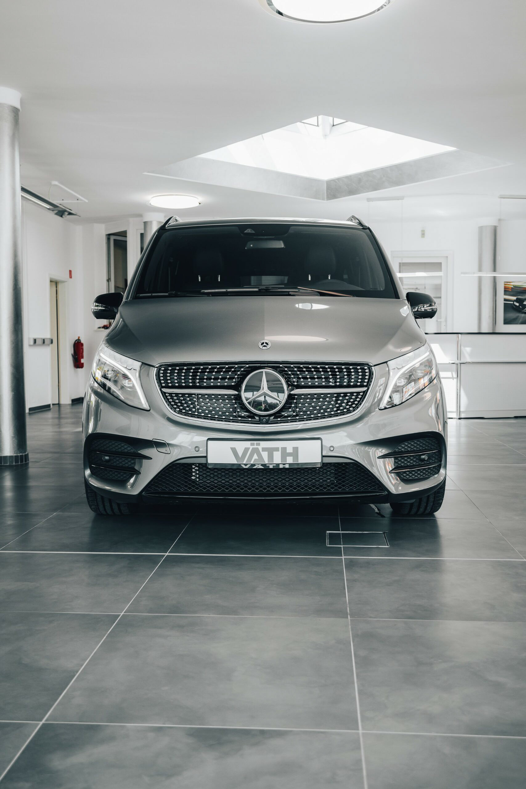 VATH Mercedes V300d (8).JPG