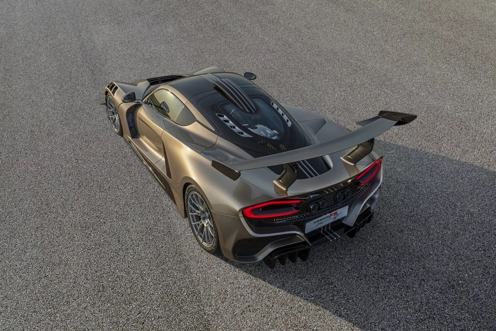 Venom F5 Revolution LF anh 2.jpg