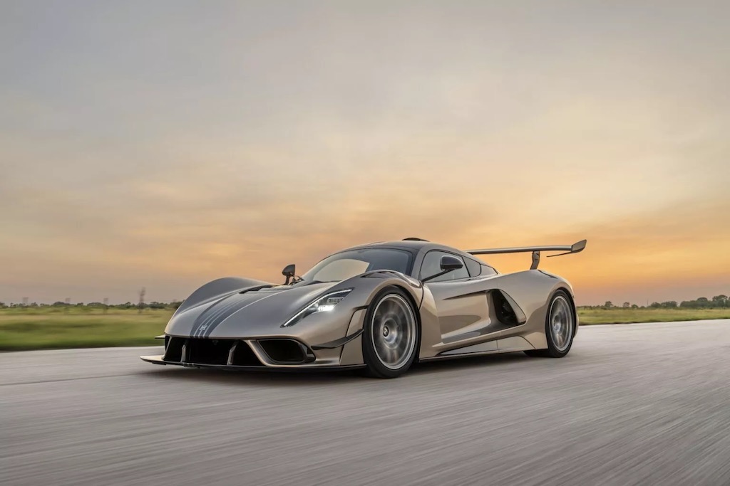 Venom F5 Revolution LF anh 6.jpg