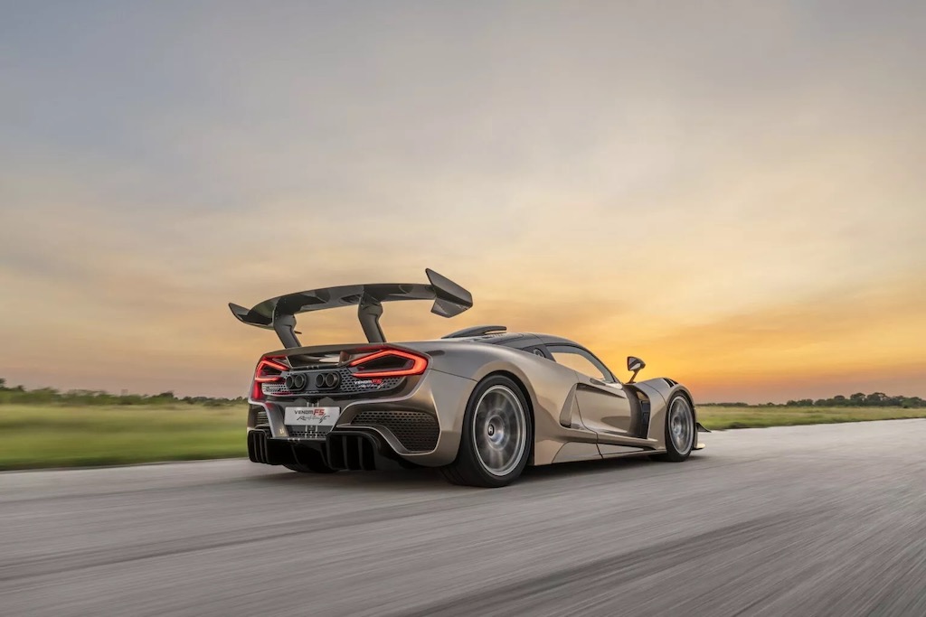 Venom F5 Revolution LF anh 7.jpg