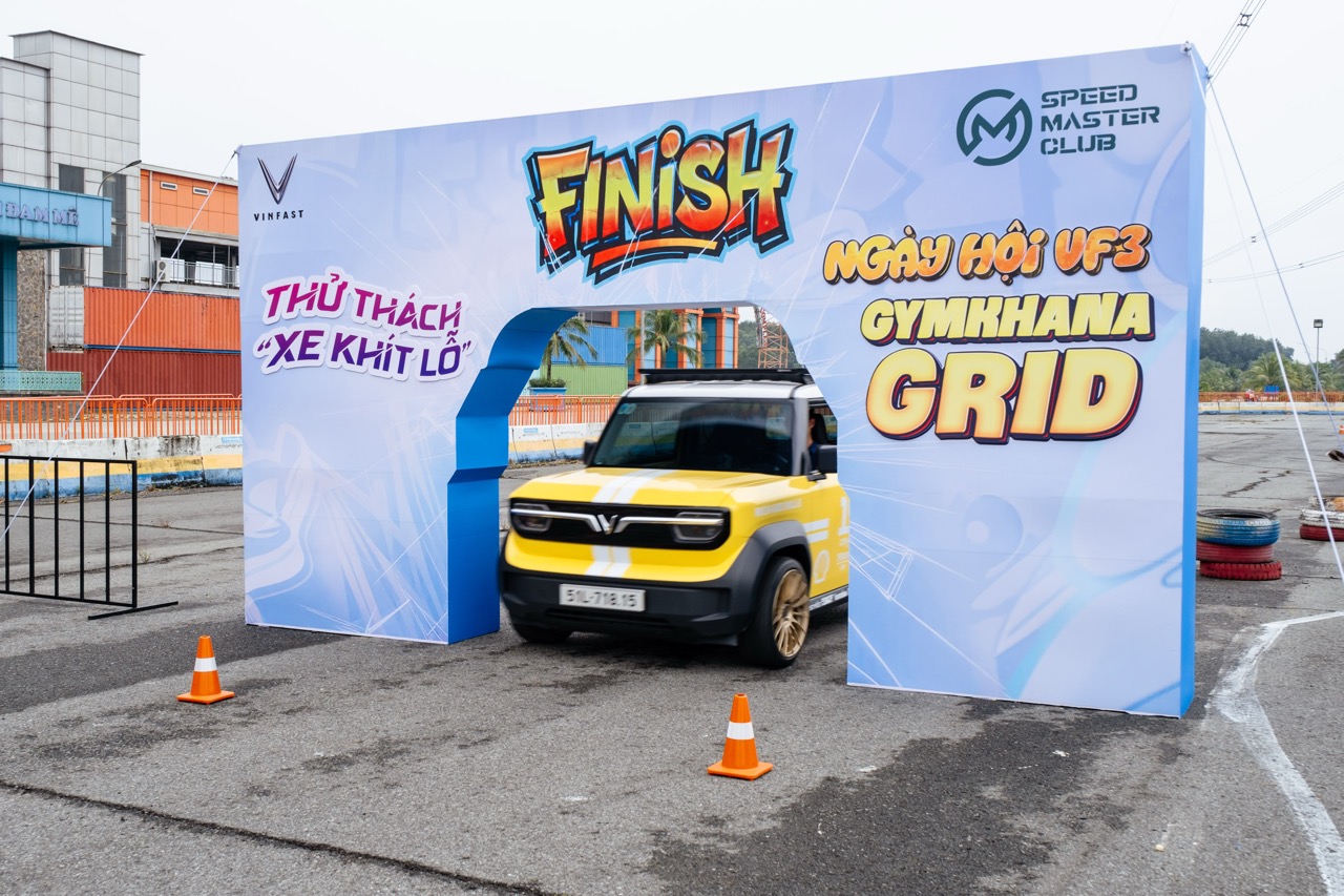 VF3 Gymkhana Grid_Vlogxe.media-9587 Large.jpeg