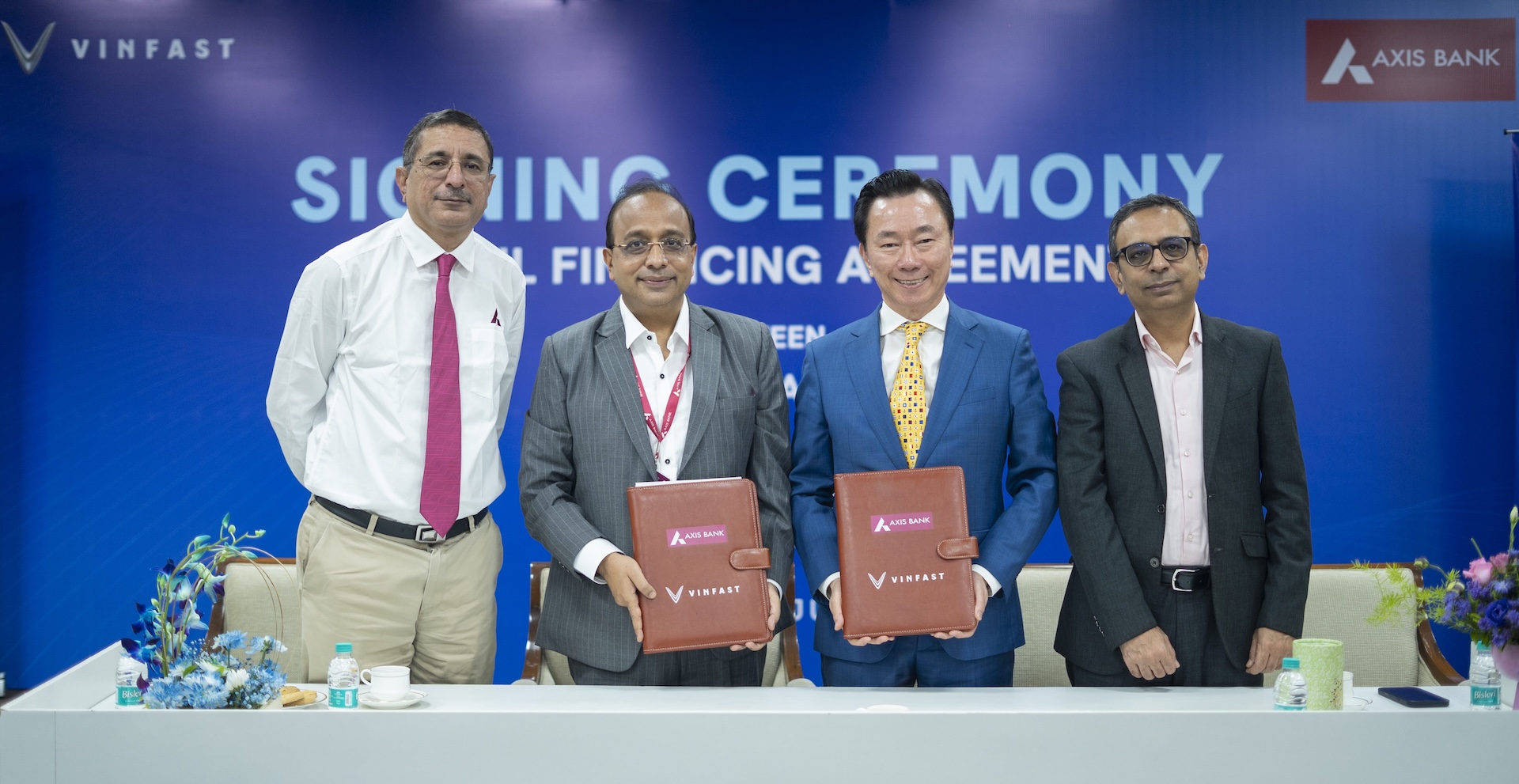 vinfast-Axis Bank.jpg