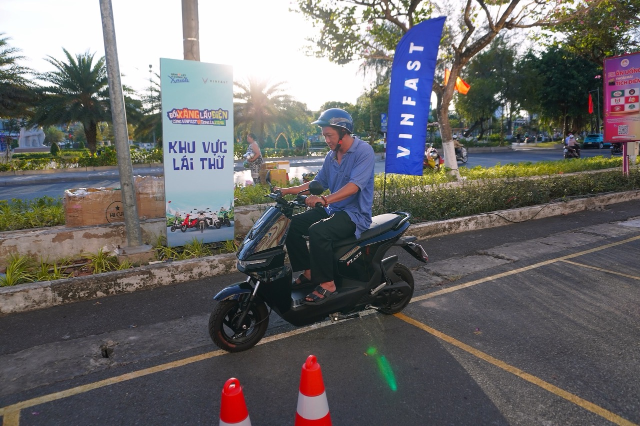 vinfast-mien-tay-anh-2 Large.jpeg