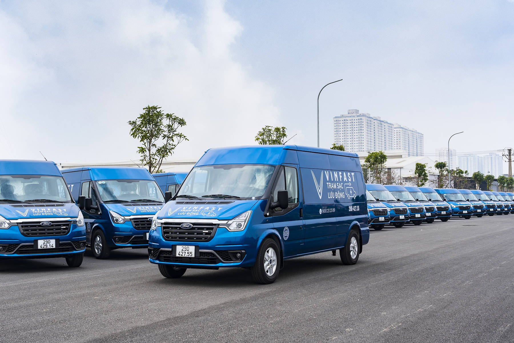 vinfast-mobilecharging-04.jpg