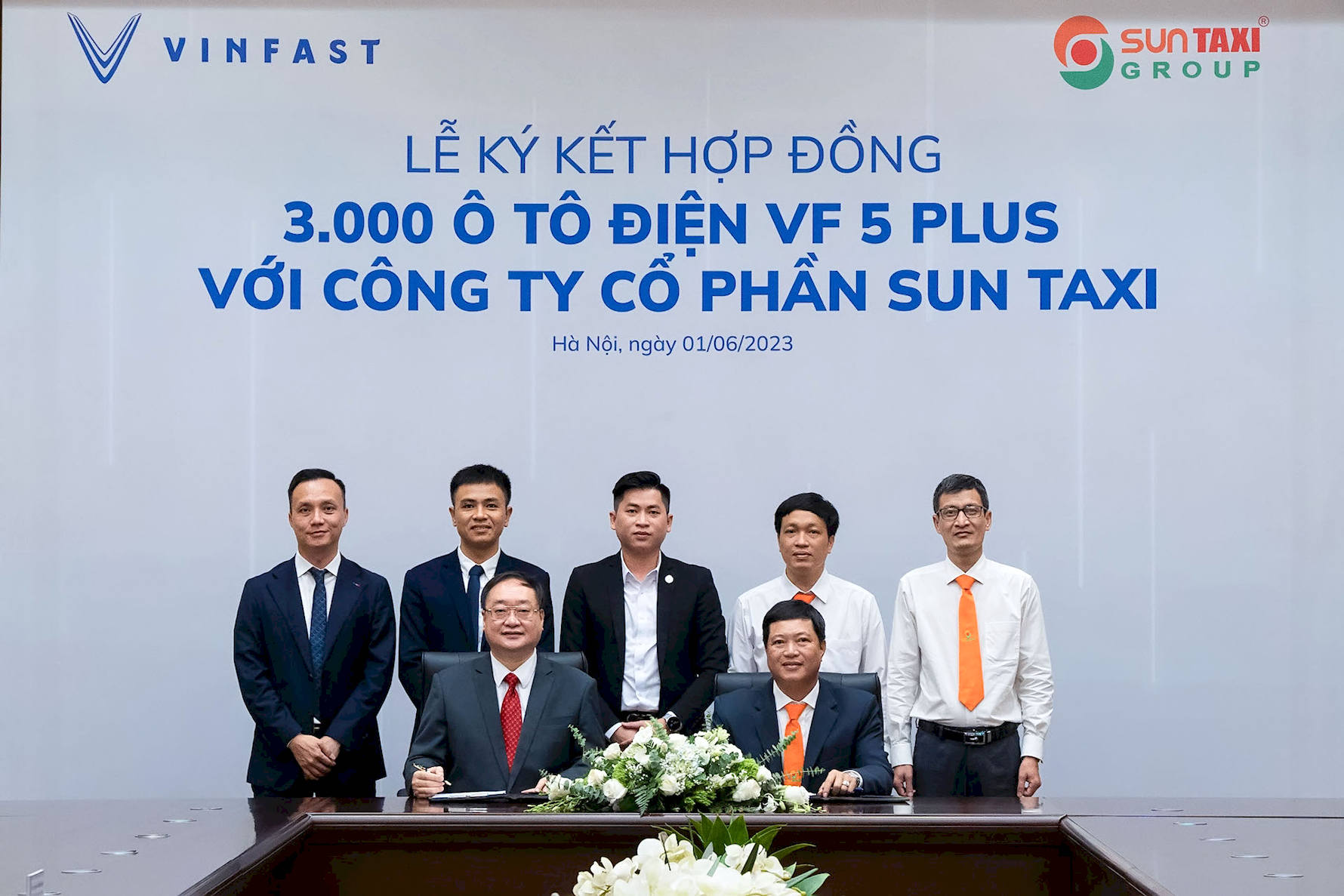 vinfast-sun-taxi-02.jpg