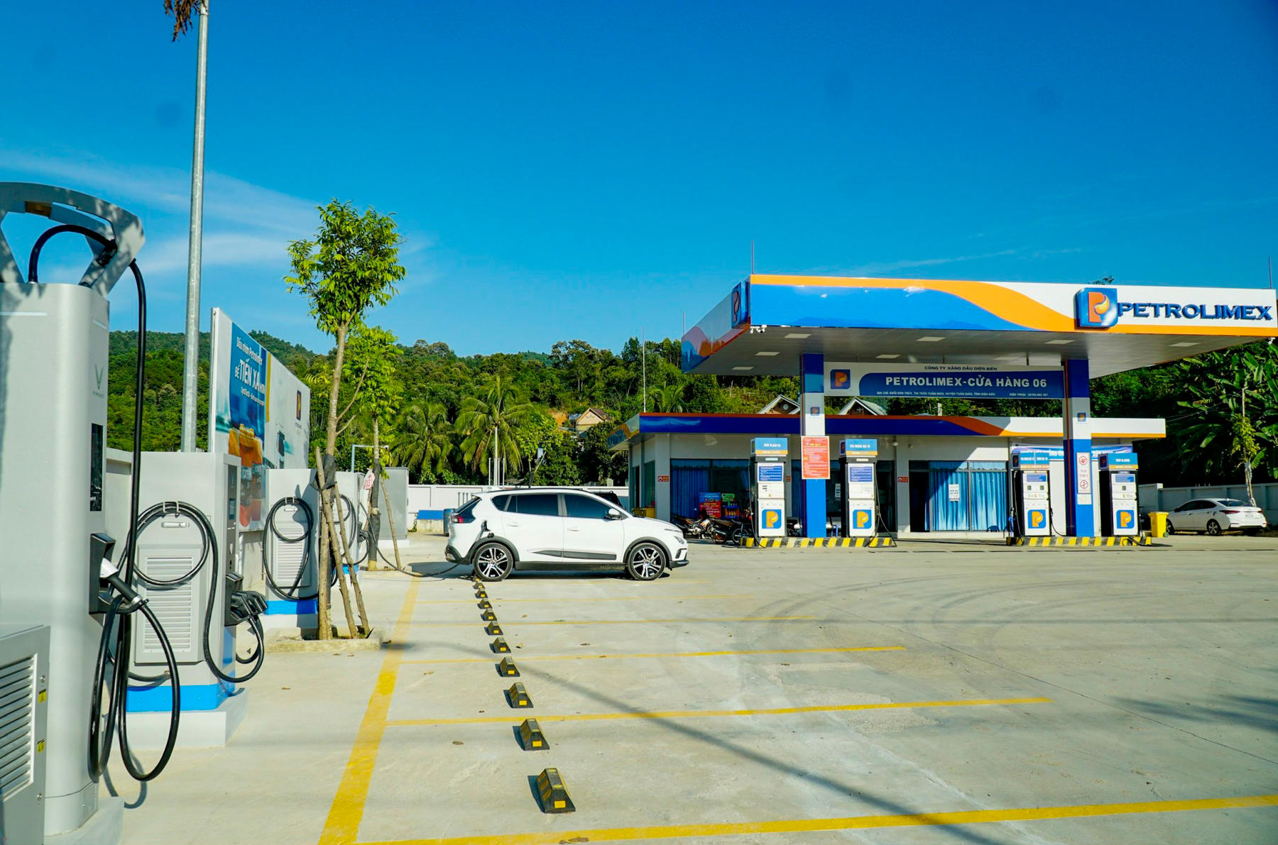 vinfast_petrolimex_05.jpg