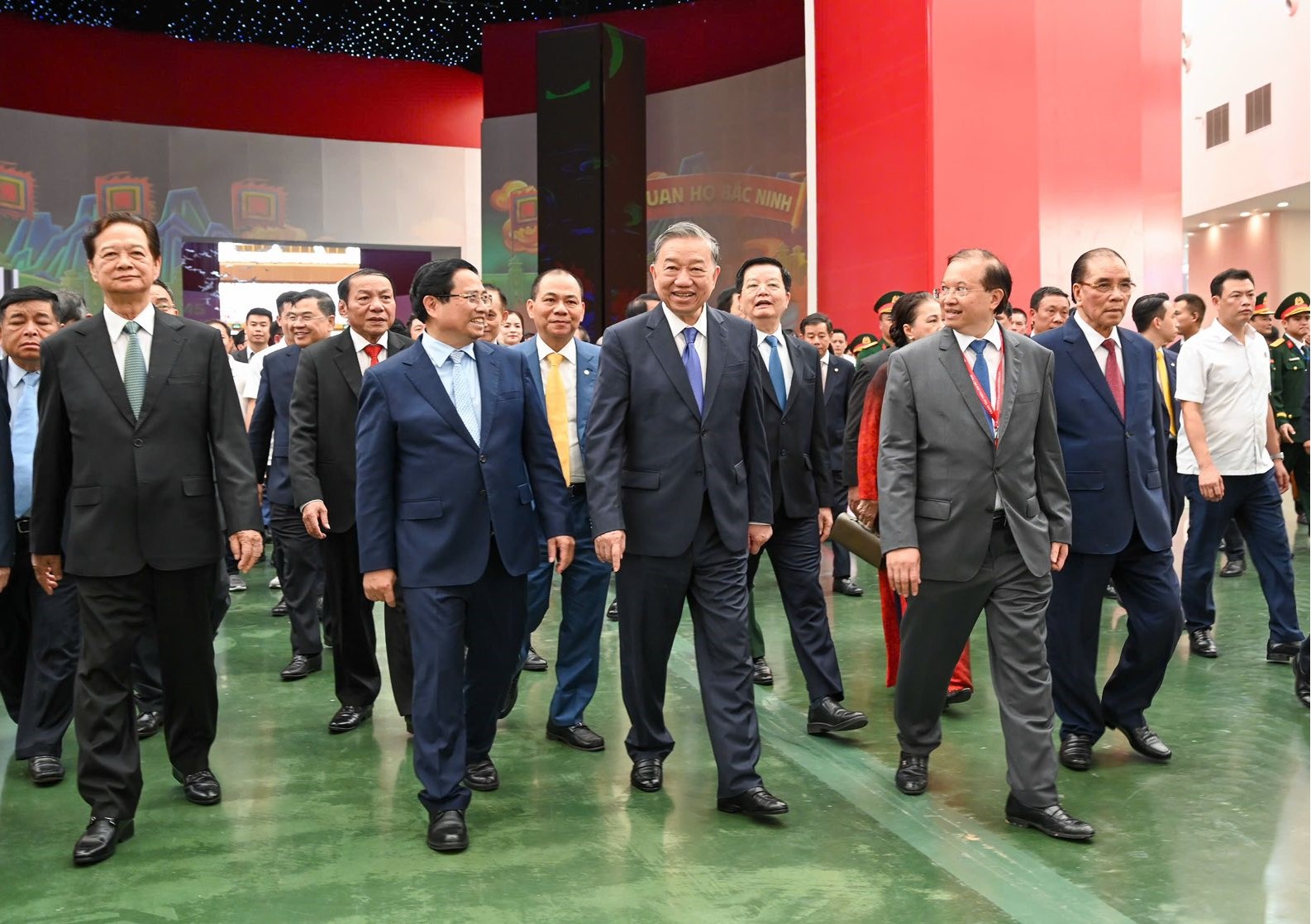 vingroup-ky-niem-80-nam-anh-1.jpg
