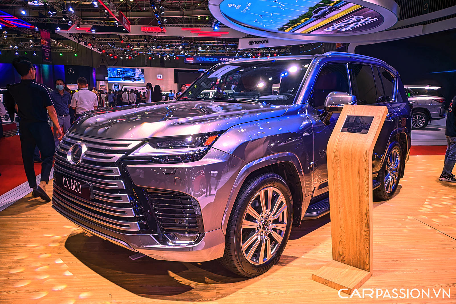 vms2022-lexus-lx600-03.jpg