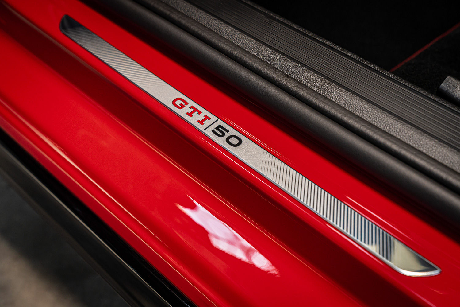 Volkswagen Golf GTI EDITION 50-anh-_2.jpg