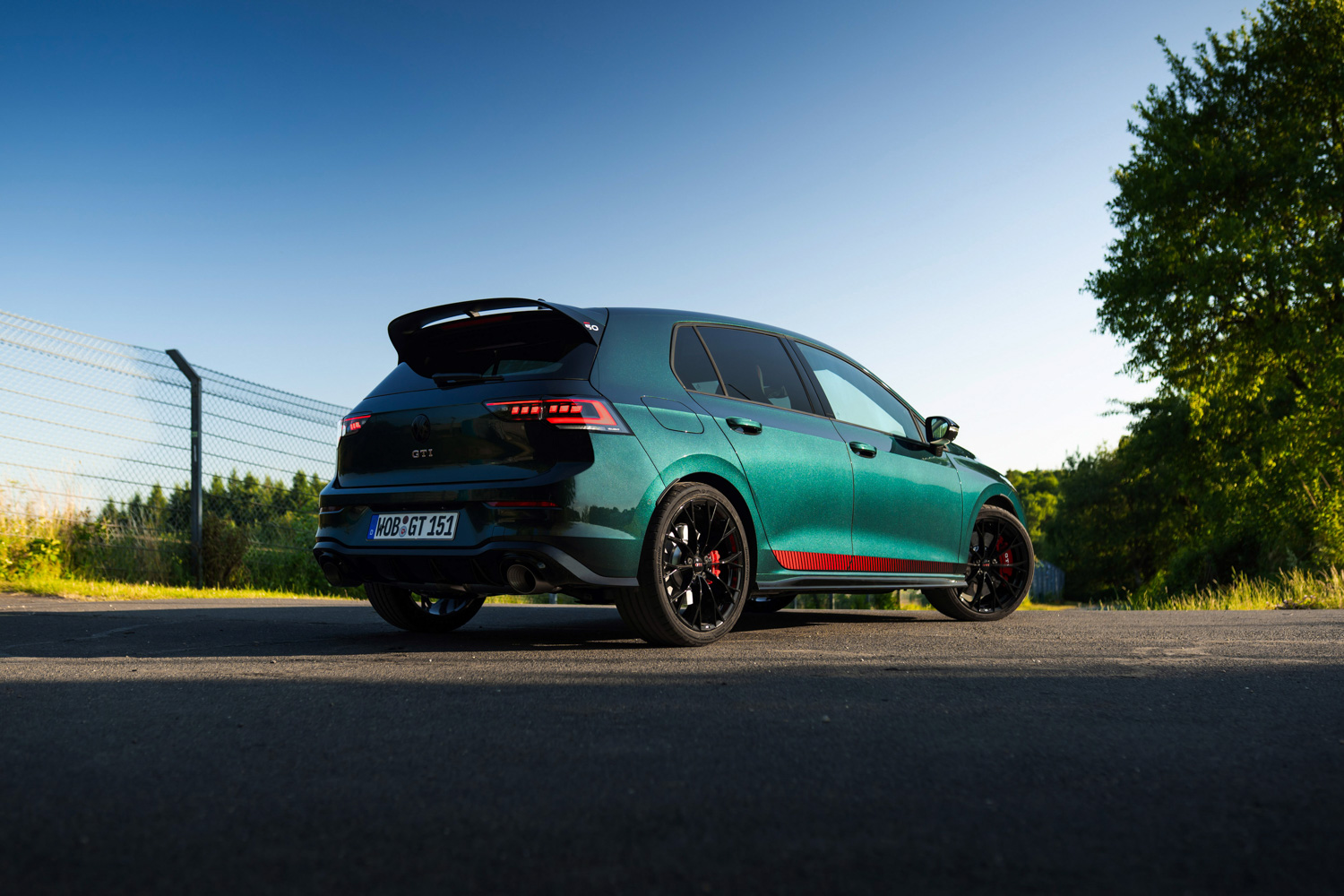 Volkswagen Golf GTI EDITION 50-anh-_5.jpg