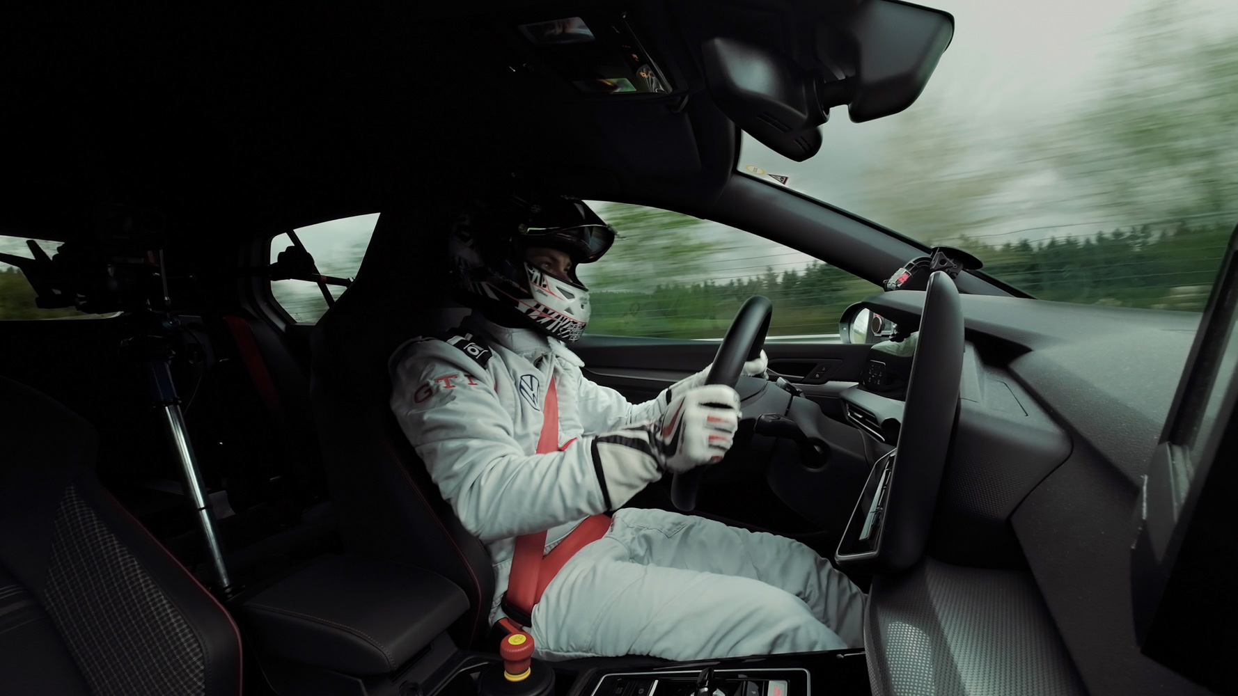 Volkswagen Golf GTI EDITION 50-anh-.jpg