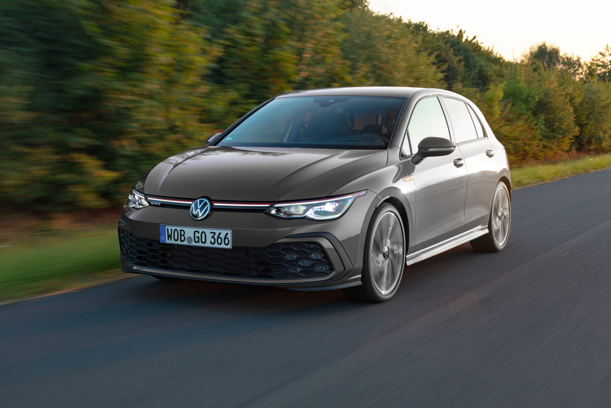 volkswagen-golf-xe-the-thao-anh-1.jpg