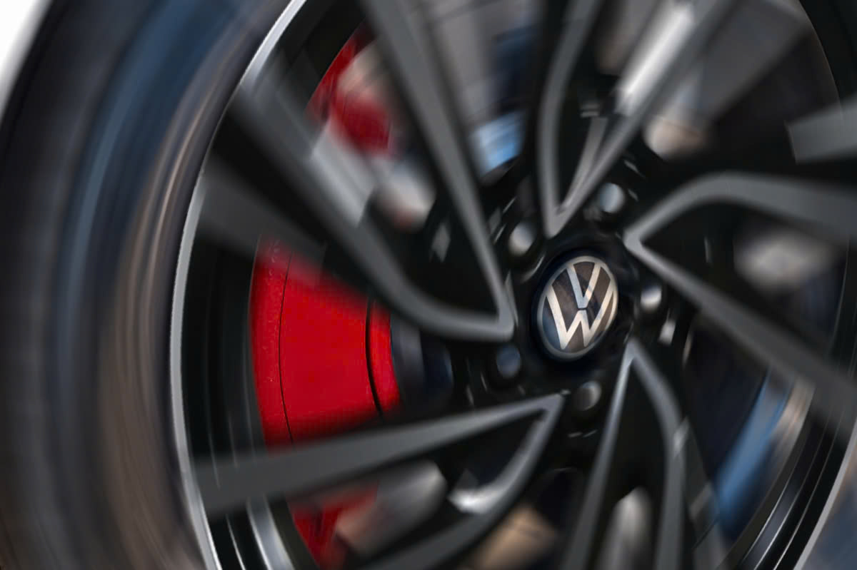 volkswagen-golf-xe-the-thao-anh-2.jpg