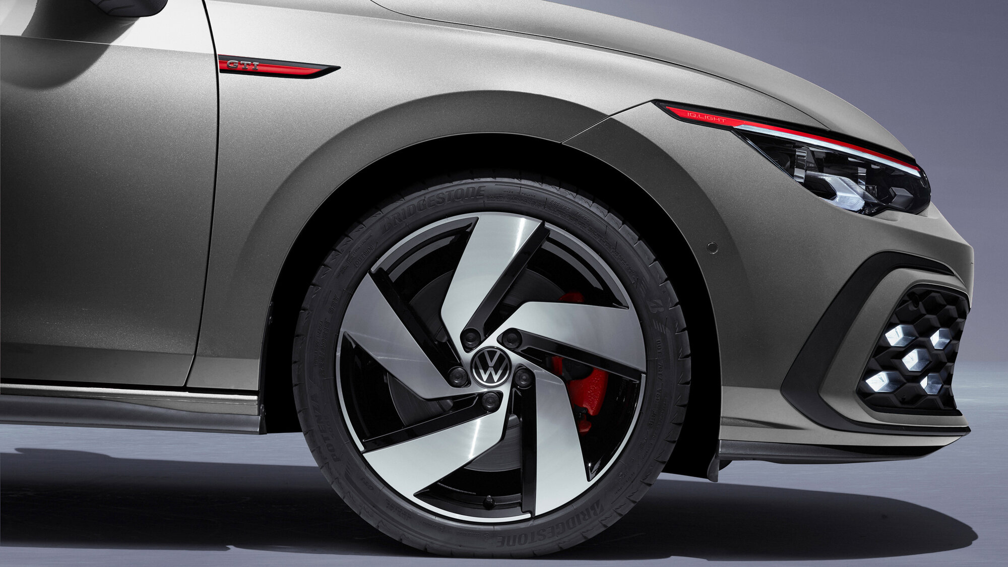 volkswagen-golf-xe-the-thao-anh-8.jpg