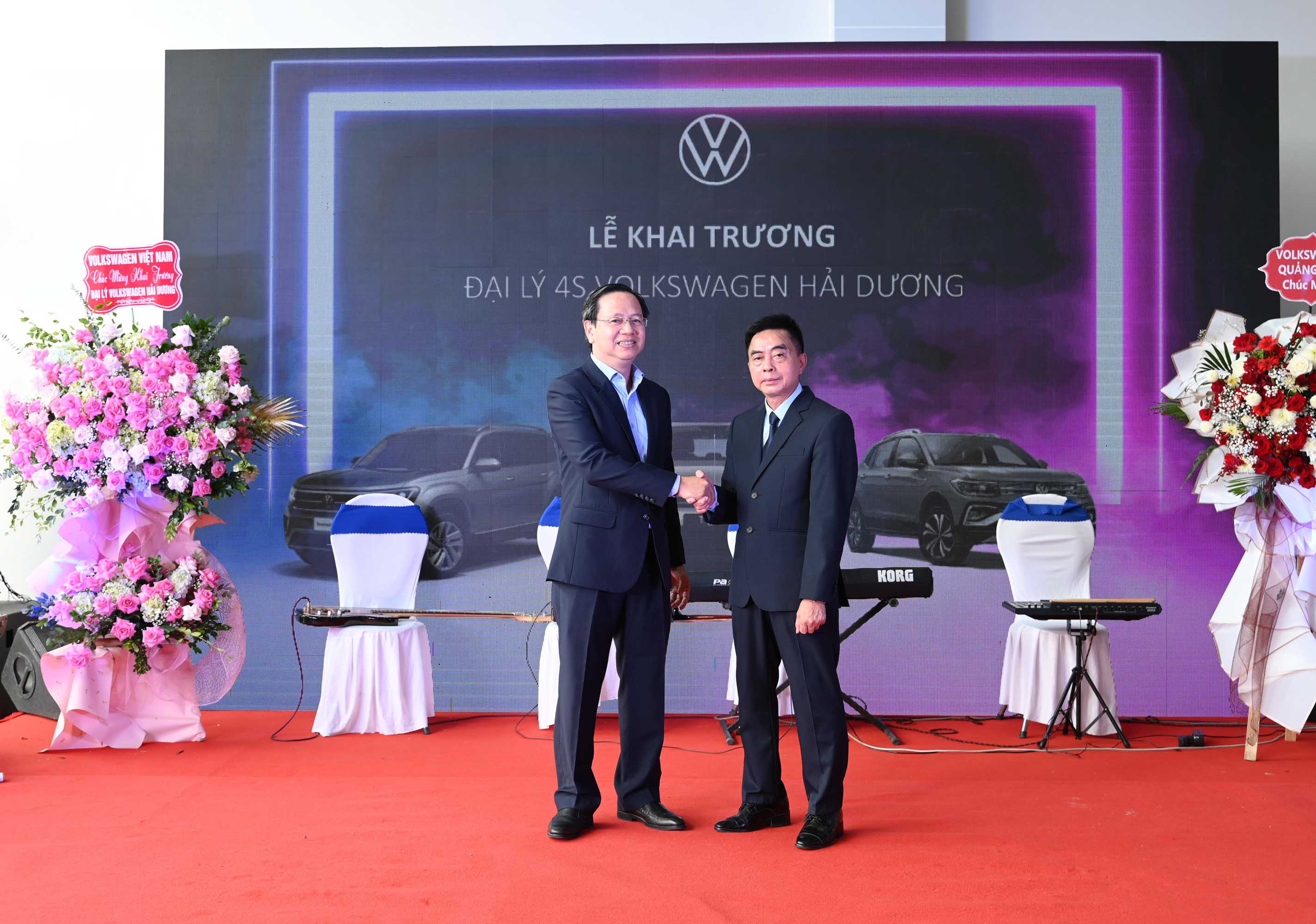 volkswagen-khai-truong-showroom-anh-_3.jpg