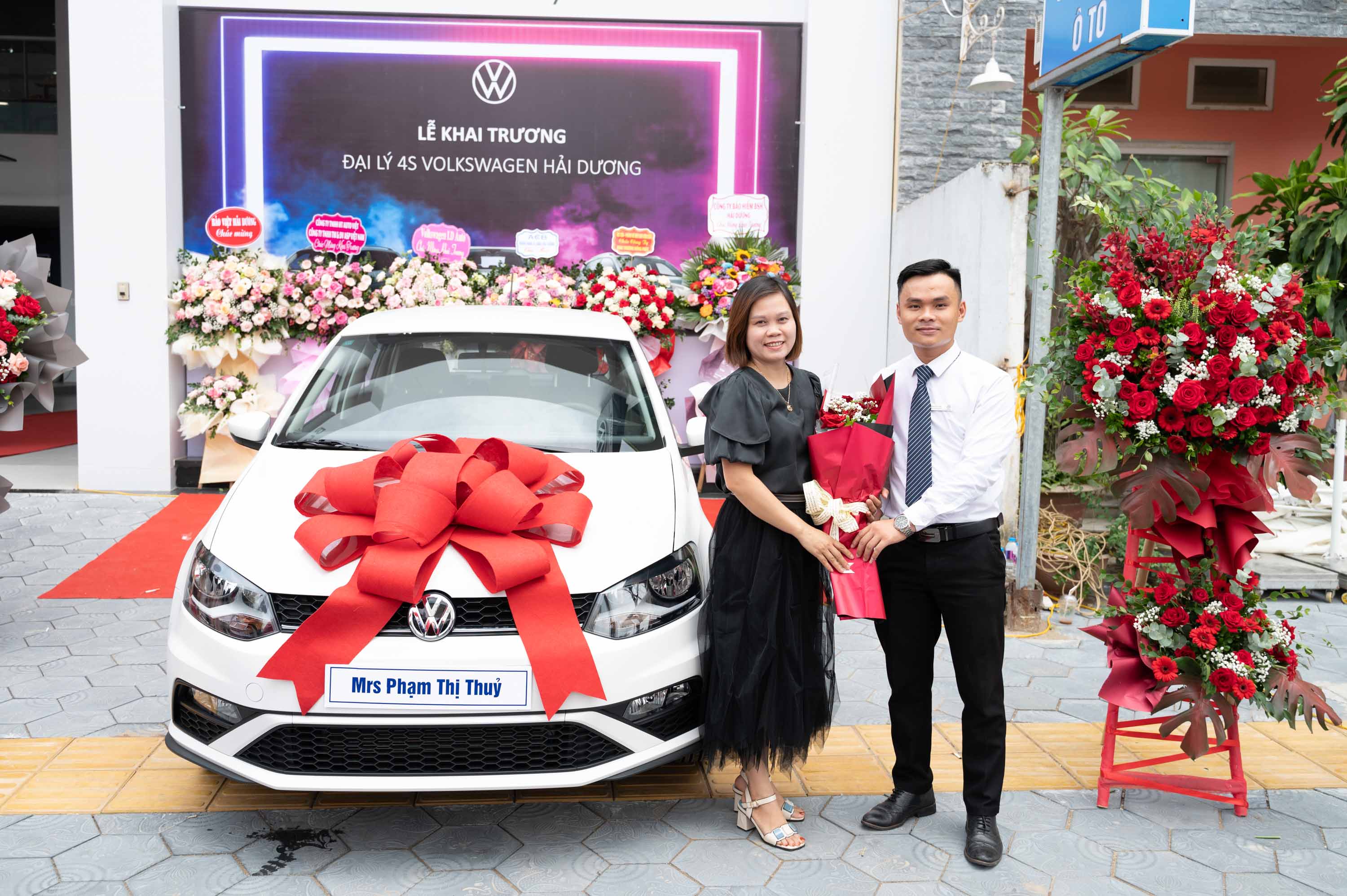 volkswagen-khai-truong-showroom-anh-_9.jpg