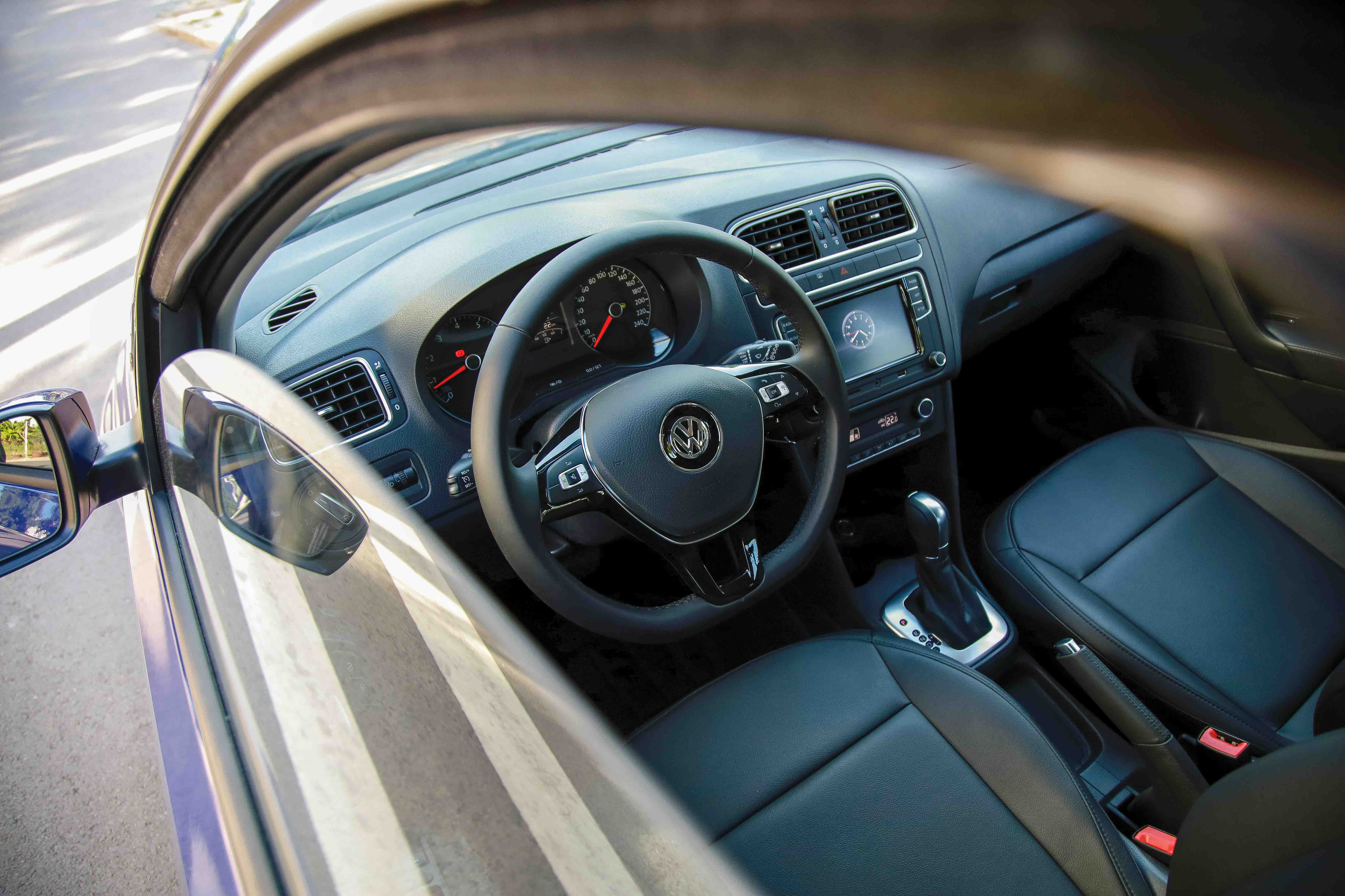 Volkswagen-polo-anh-_1.jpg