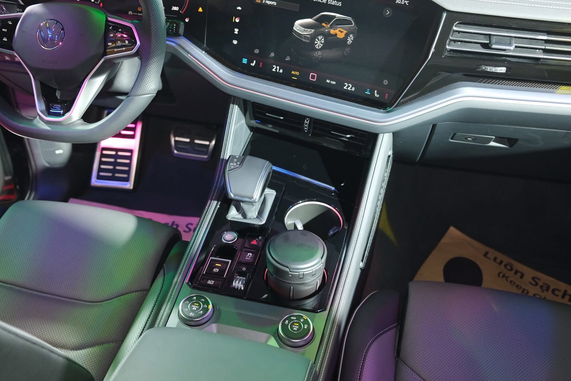 volkswagen-showroom-anh-1.JPG