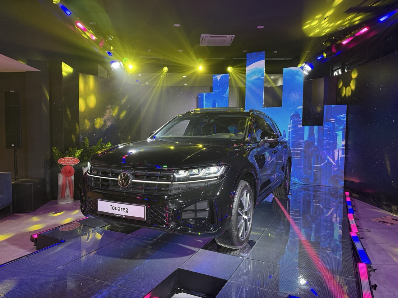 volkswagen-showroom-anh-6.jpeg