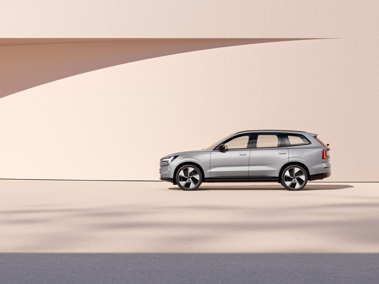  Volvo EX90-ES90-anh-4.jpeg