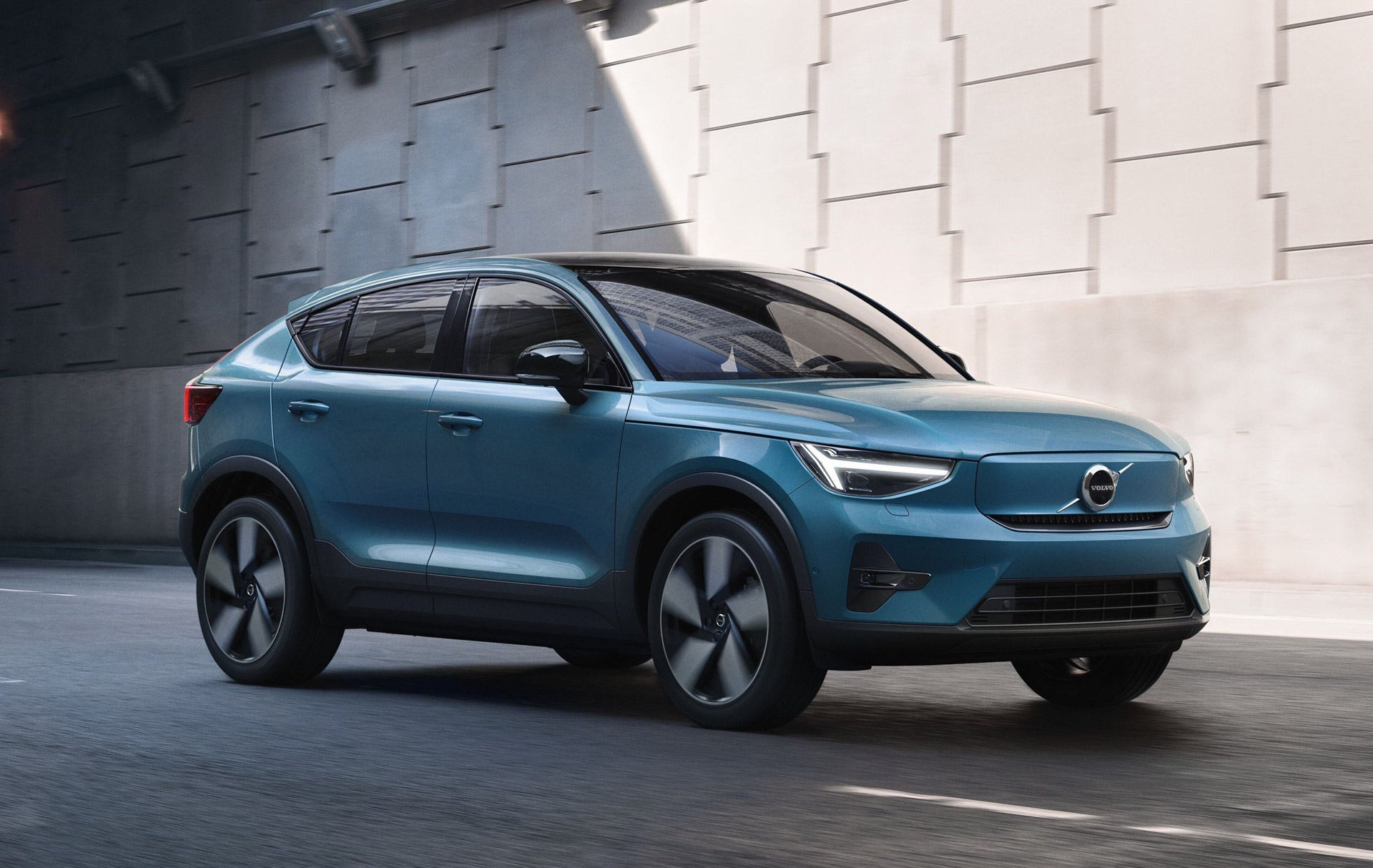 Volvo Recharge (1).jpg