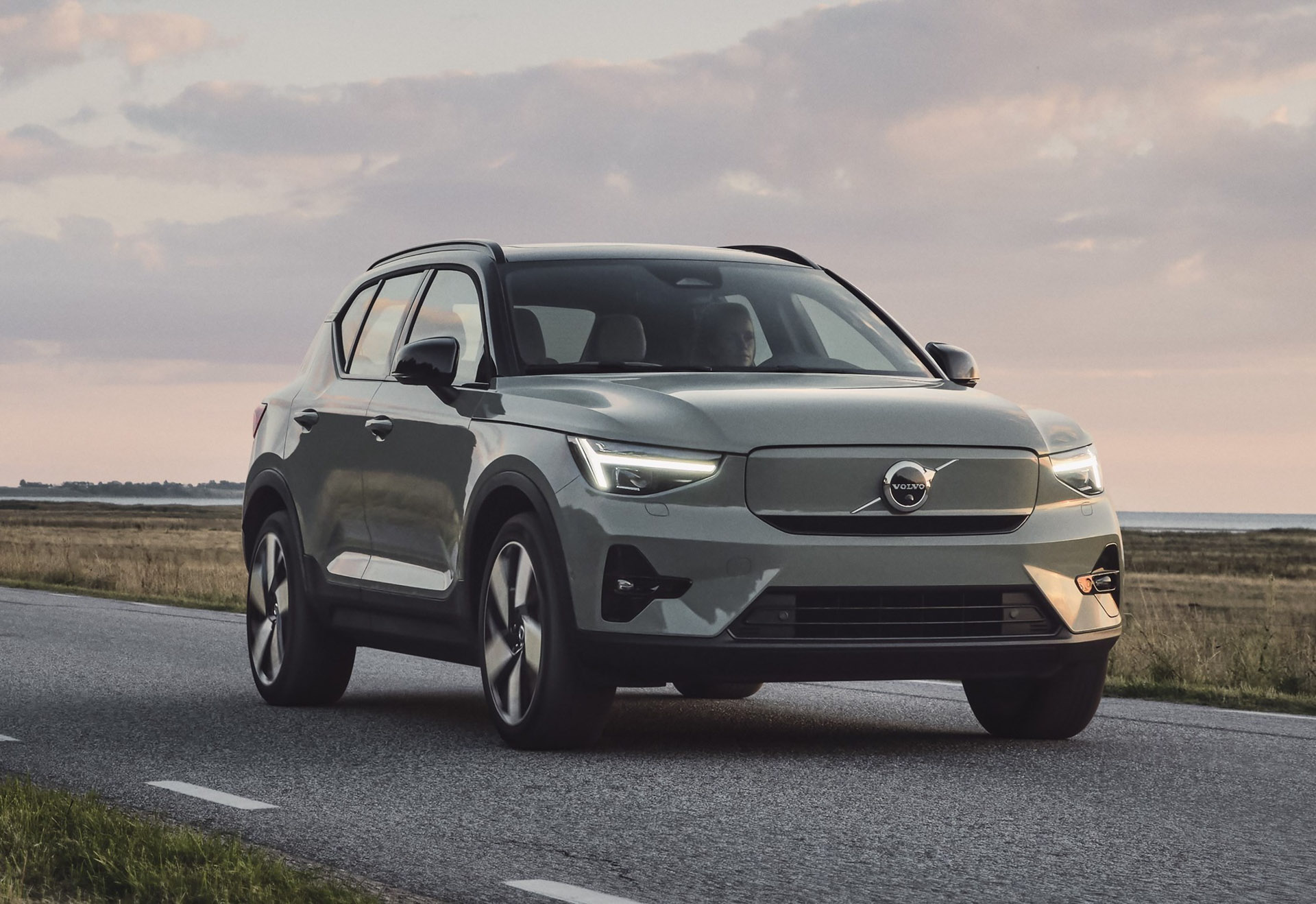 Volvo Recharge (4).jpg