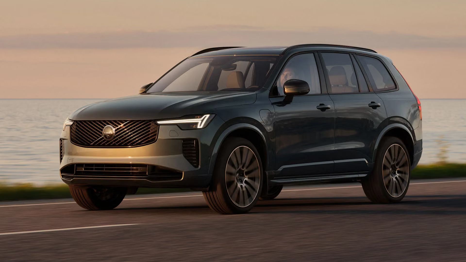 Volvo XC90-anh-2.jpeg