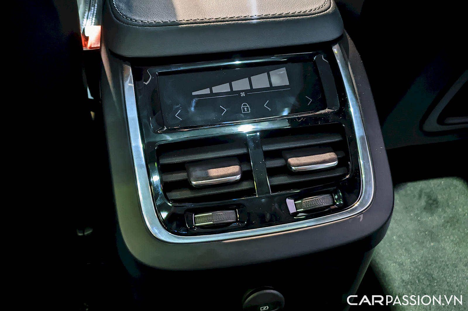 volvo-xc90-recharge-vms2022-07.jpg