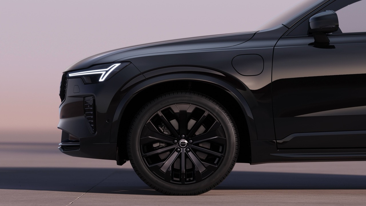 Volvo_XC90_Black_Edition_anh-6.jpeg