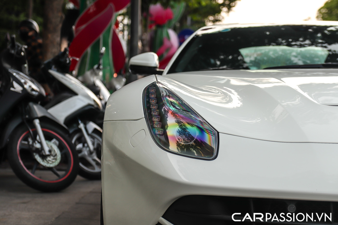 White Ferrari F12 Berlinetta  (11).JPG