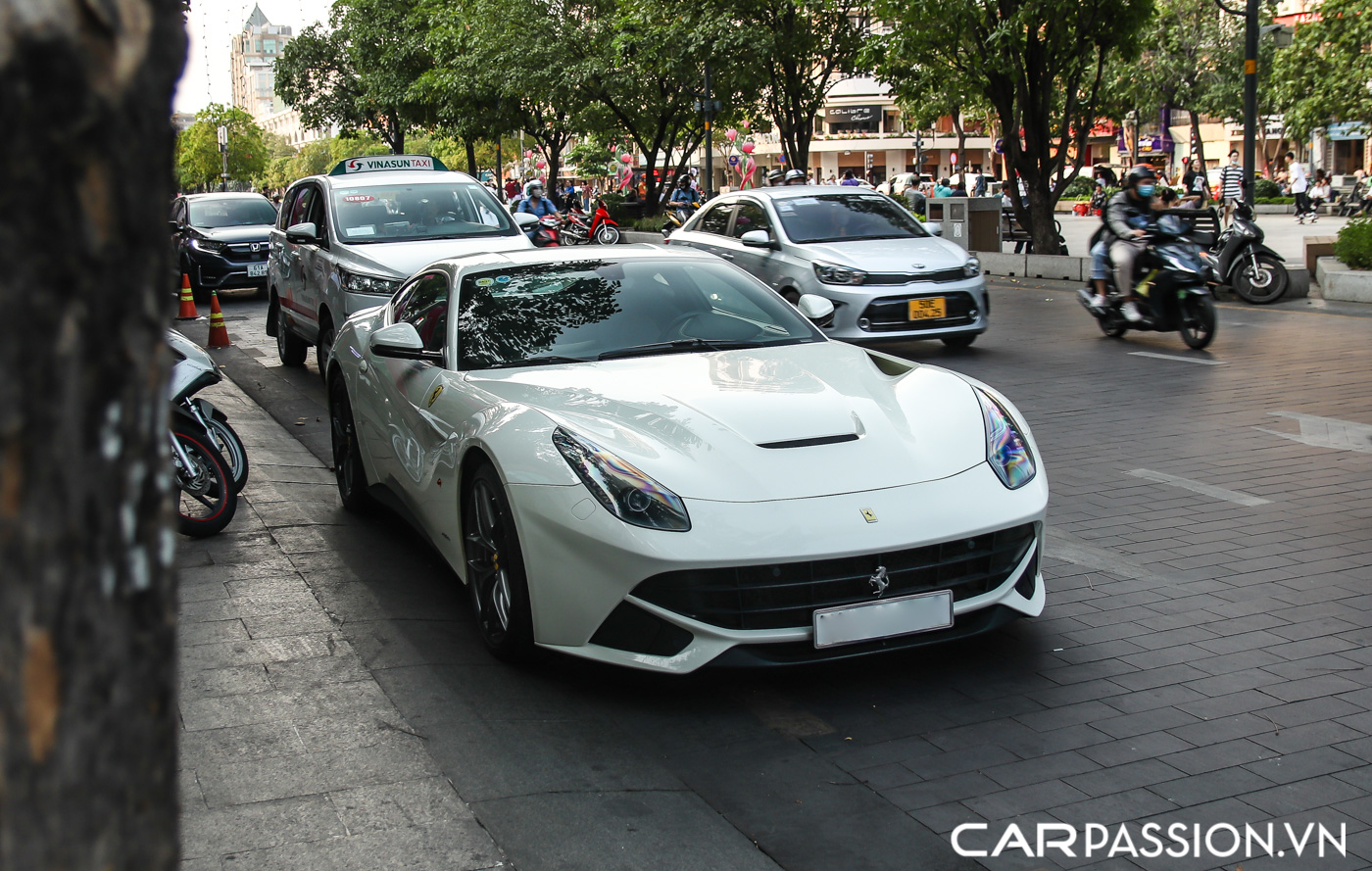 White Ferrari F12 Berlinetta  (13).JPG