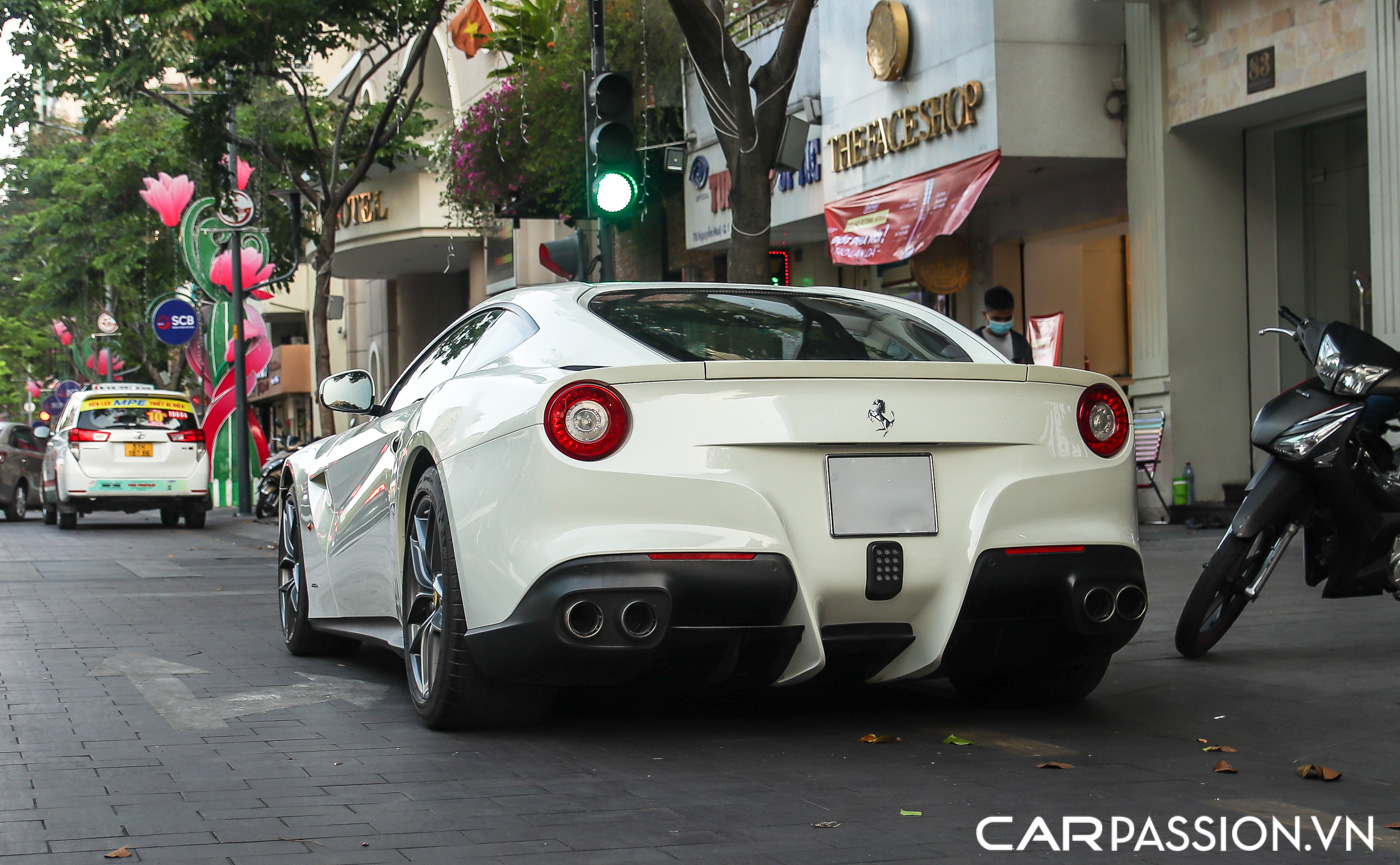 White Ferrari F12 Berlinetta  (16).JPG