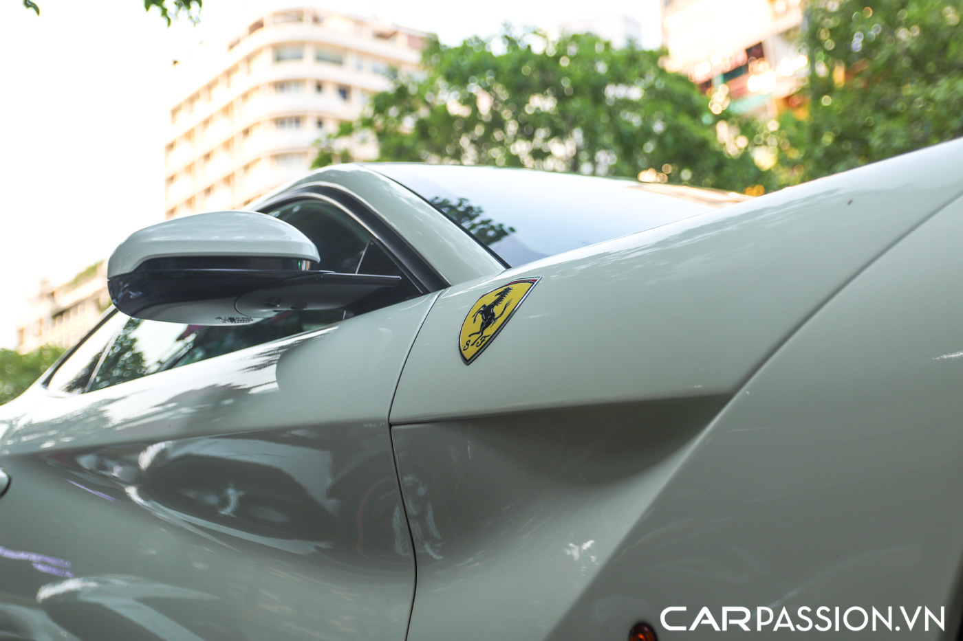 White Ferrari F12 Berlinetta  (8).JPG