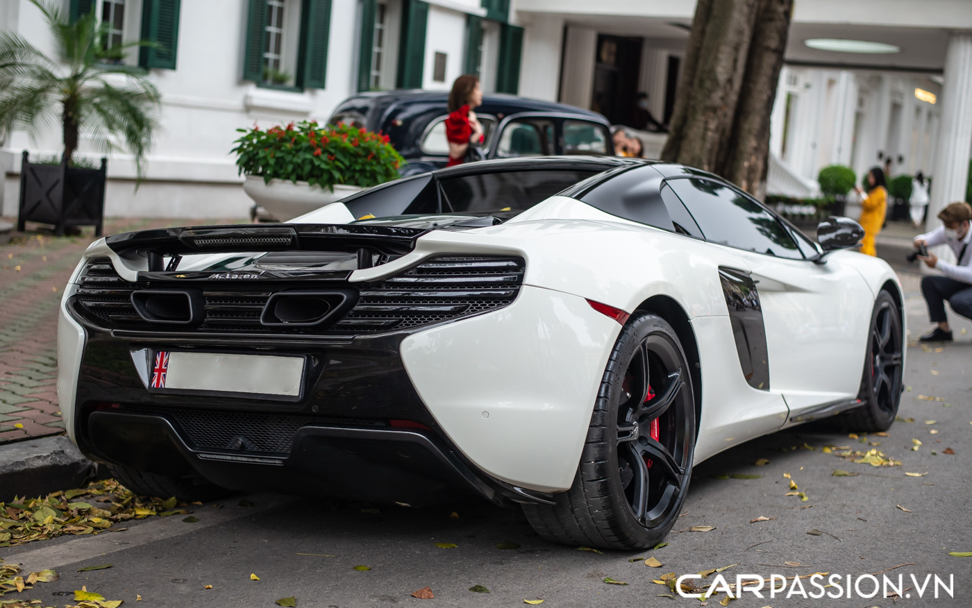 White McLaren 650S in VietNam (12).JPG