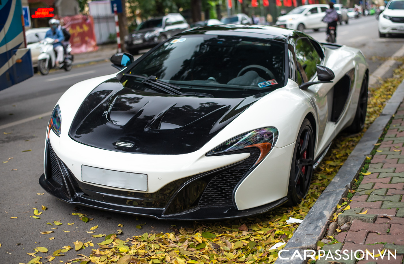 White McLaren 650S in VietNam (15).JPG