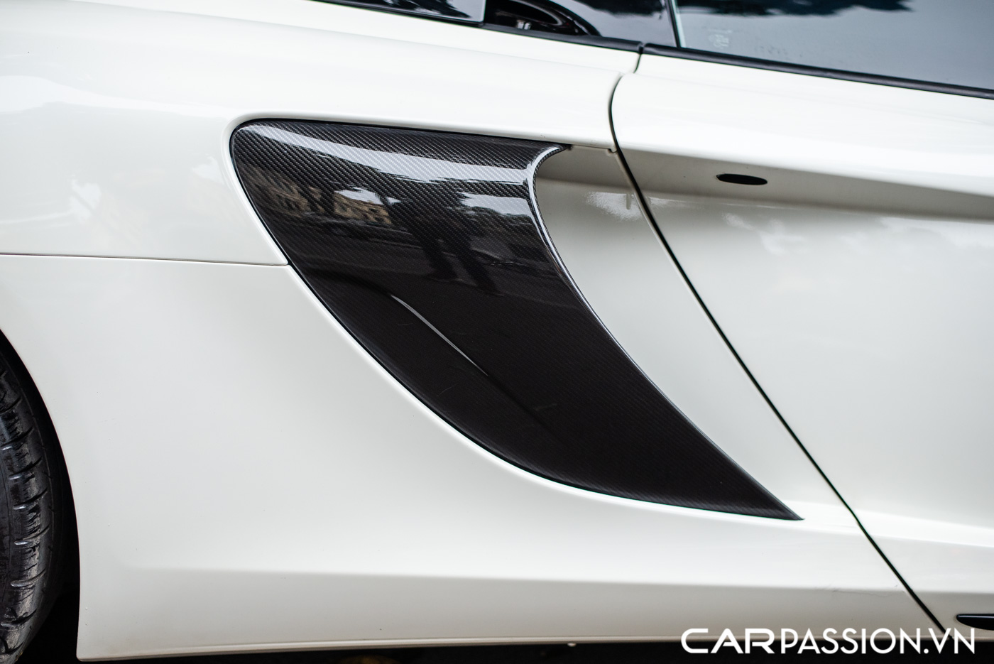 White McLaren 650S in VietNam (8).JPG