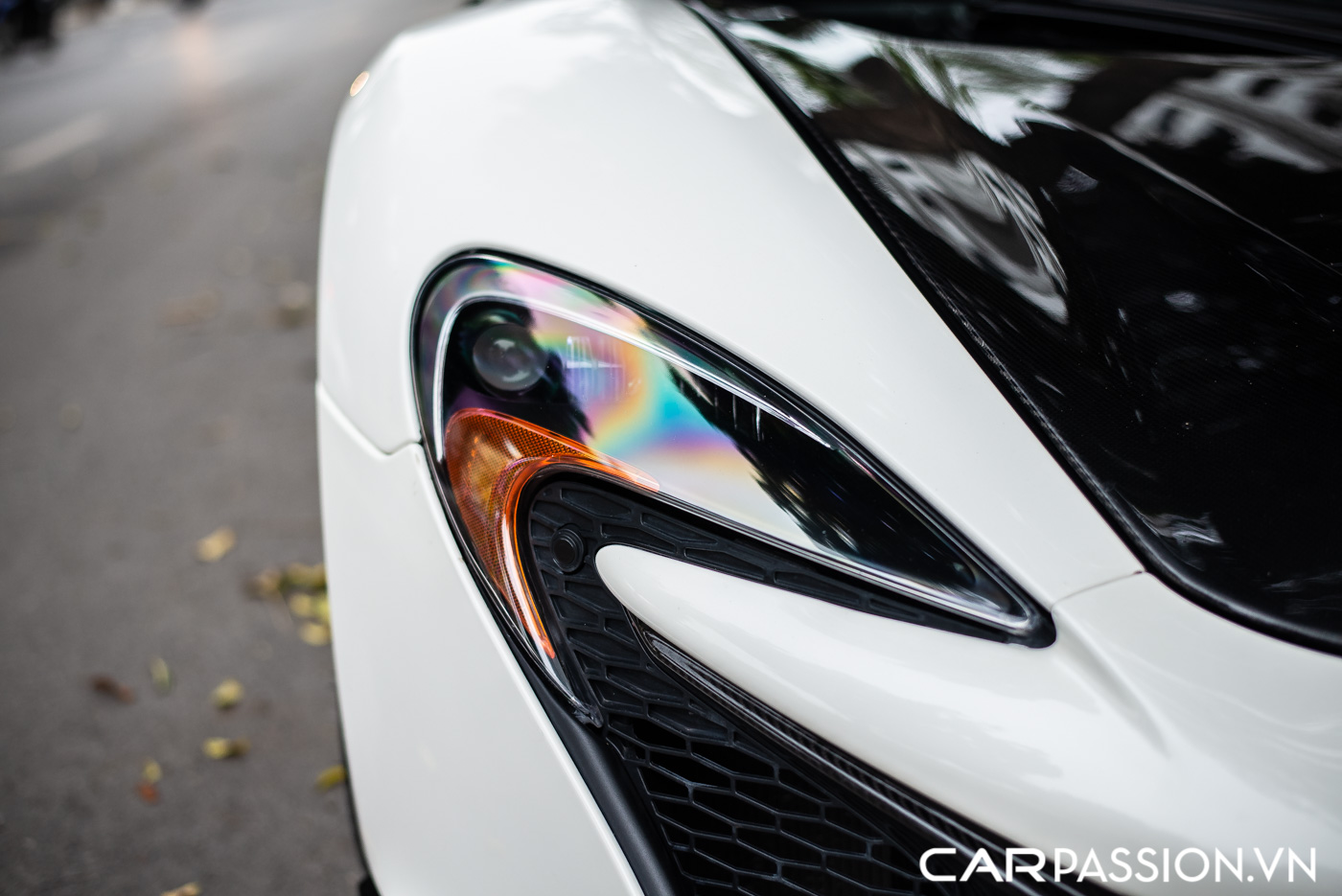 White McLaren 650S in VietNam (9).JPG