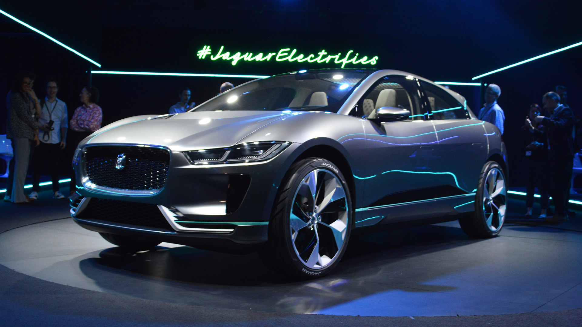 xe-dien-tu-trien-lam-los-angeles-auto-show-anh-2.jpg