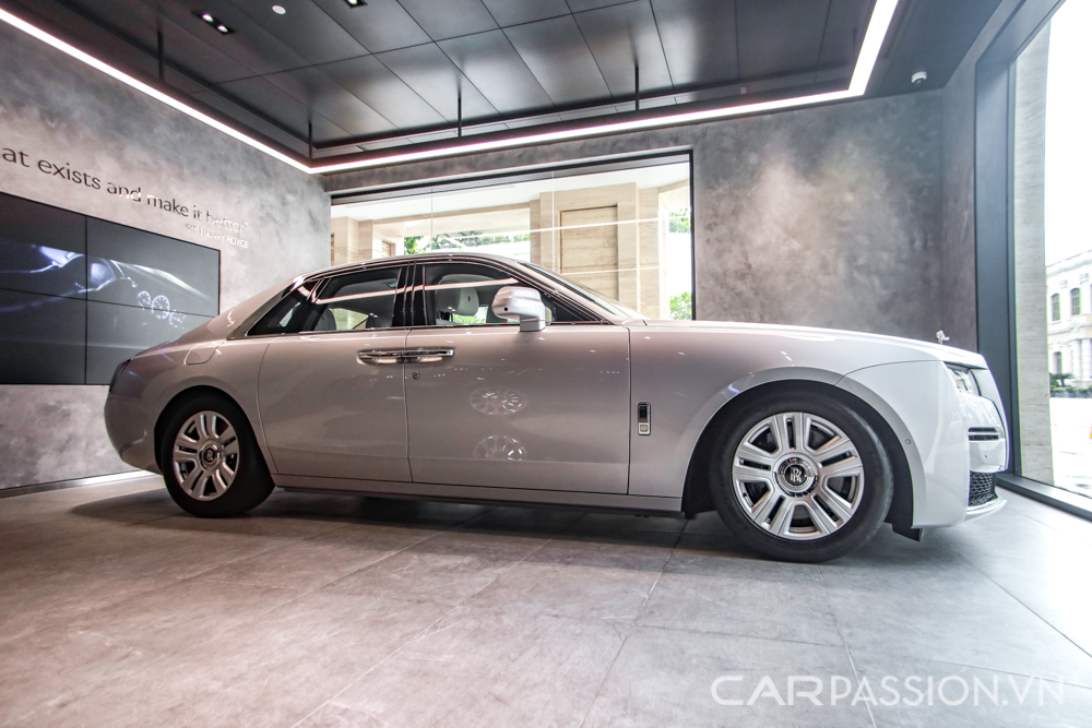 xe-rolls-royce-new-ghost-anh-11.jpg