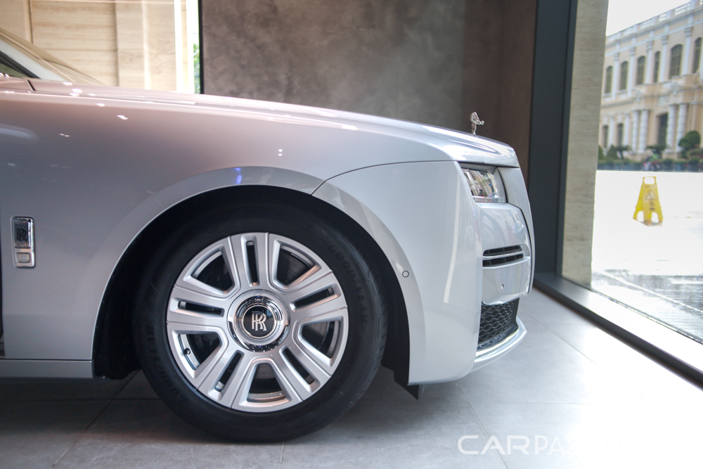 xe-rolls-royce-new-ghost-anh-13.jpg
