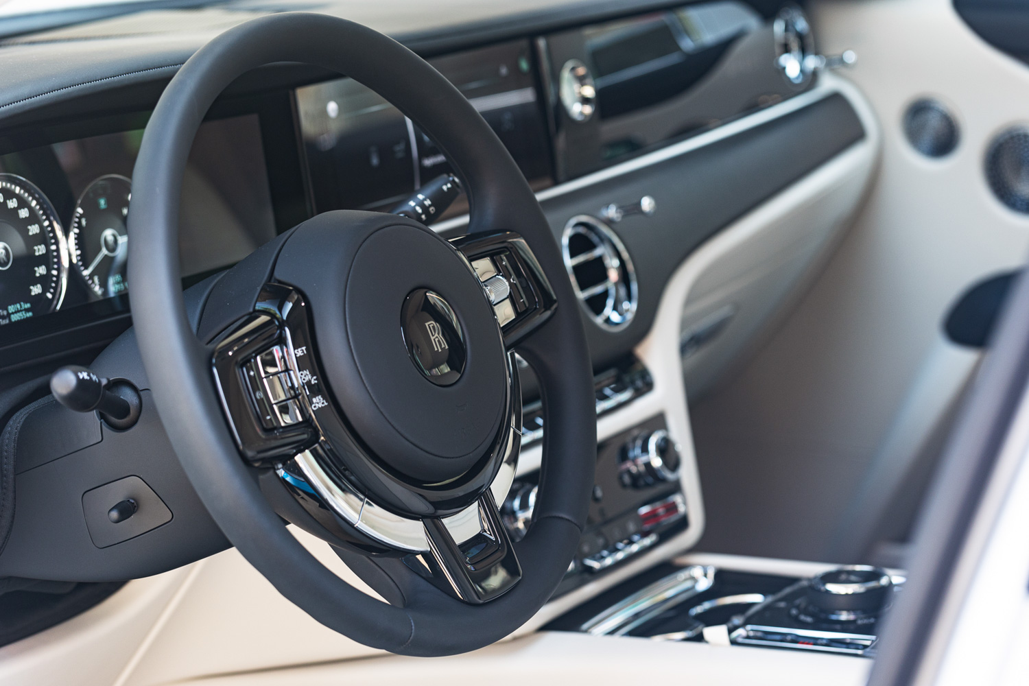 xe-rolls-royce-new-ghost-anh-2.JPG